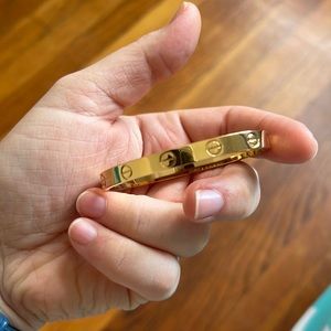 Love bracelet// Gold